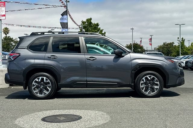 Used 2026 Subaru Forester Premium AWD/4WD video 3
