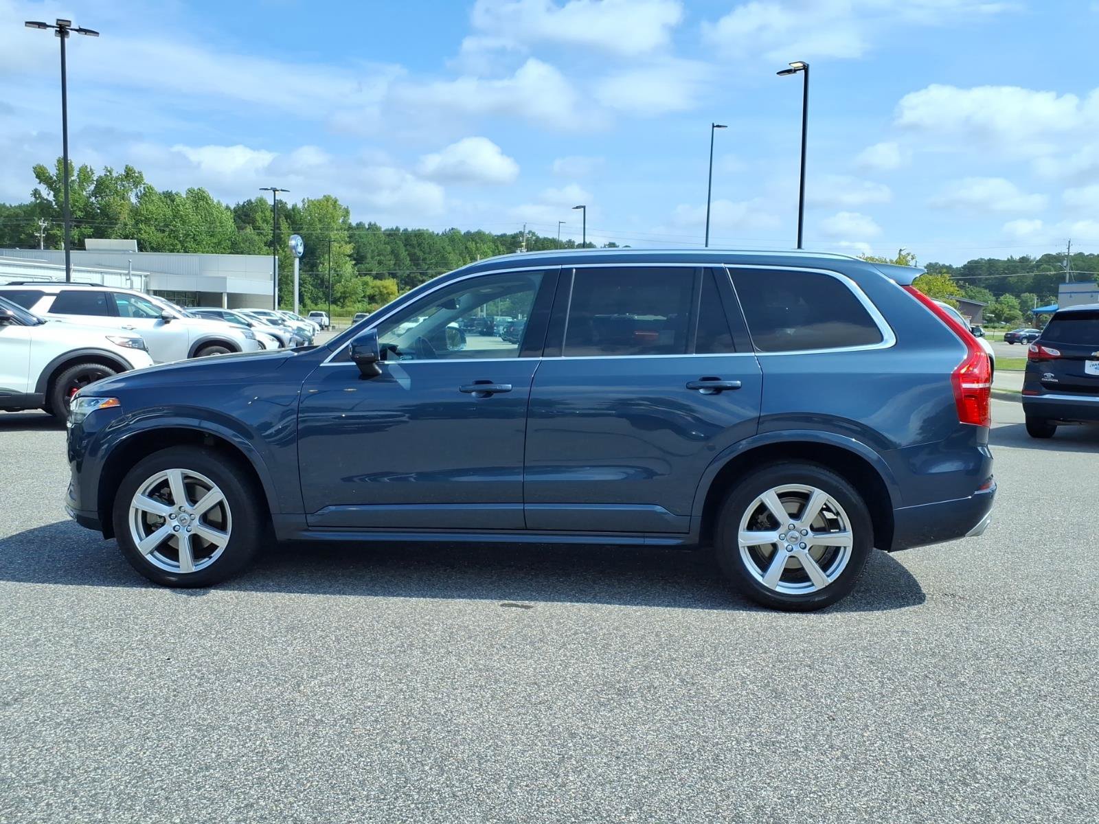 Used 2020 Volvo XC90 T6 Momentum AWD/4WD image 21