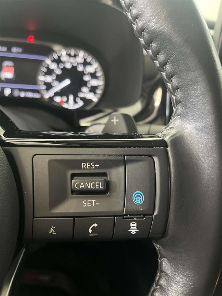 Used 2022 Nissan Pathfinder SV image 23