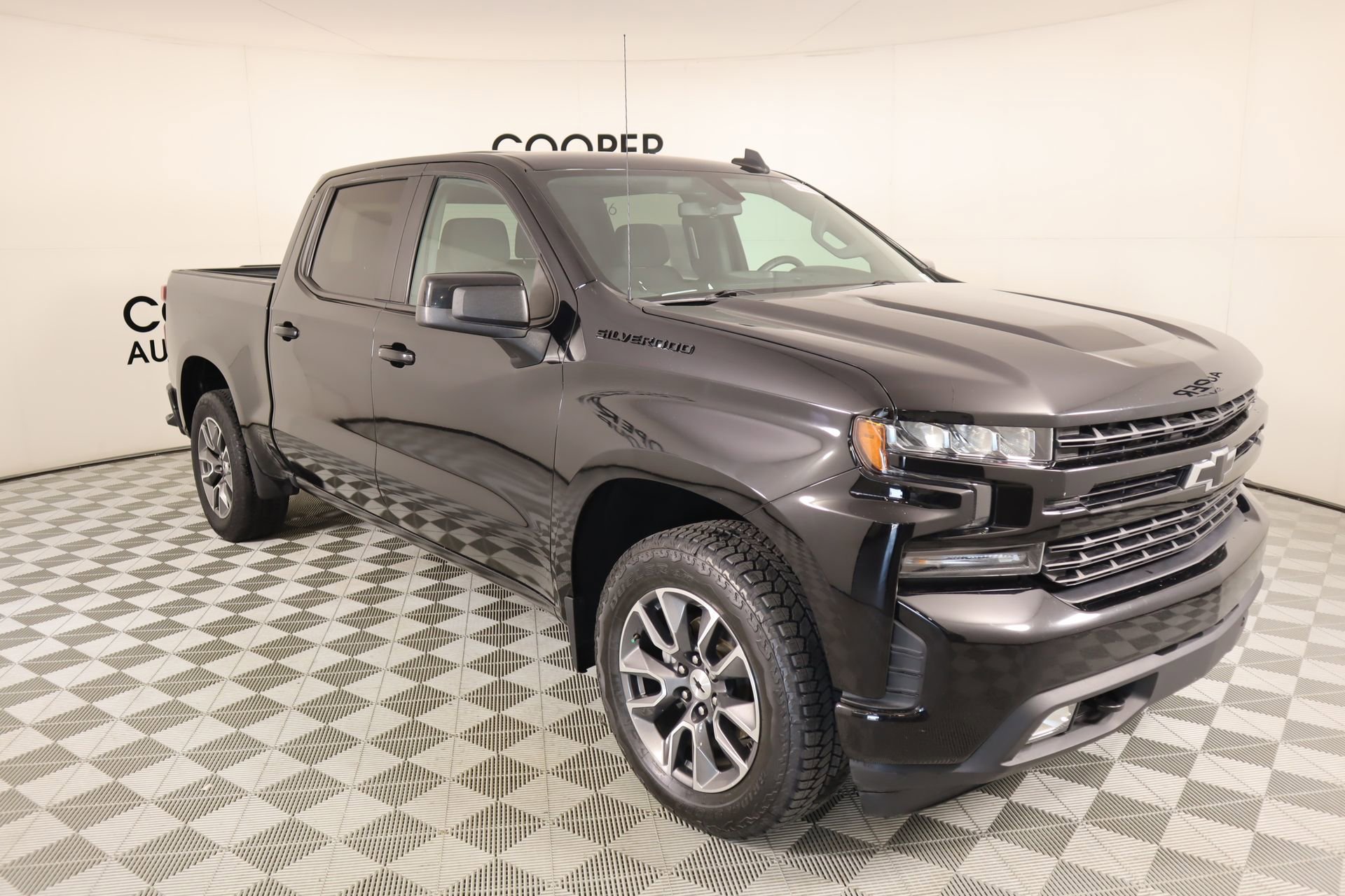 Used 2020 Chevrolet Silverado 1500 RST w/ RST Value Package image 1