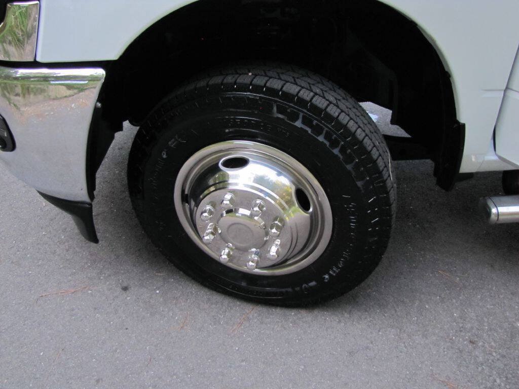Used 2022 RAM 3500 Tradesman w/ Chrome Appearance Group AWD/4WD image 36