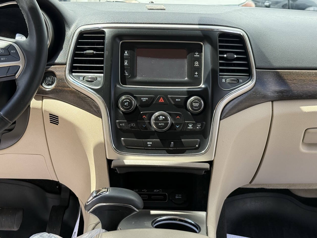 Used 2014 Jeep Grand Cherokee Laredo w/ Quick Order Package 23E AWD/4WD image 12