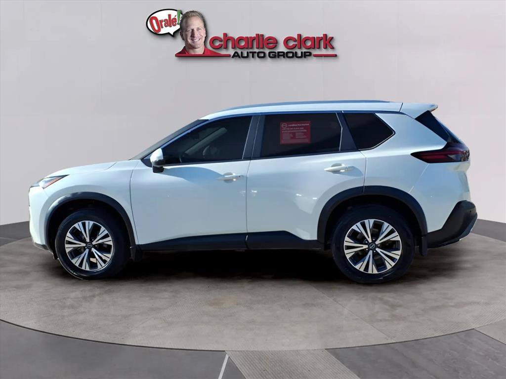 Used 2022 Nissan Rogue SV w/ SV Premium Package FWD image 2