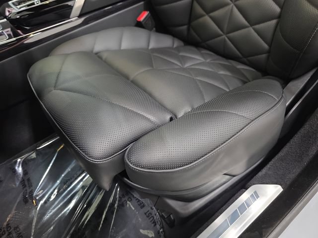 Certified 2025 BMW 740i xDrive AWD/4WD image 25