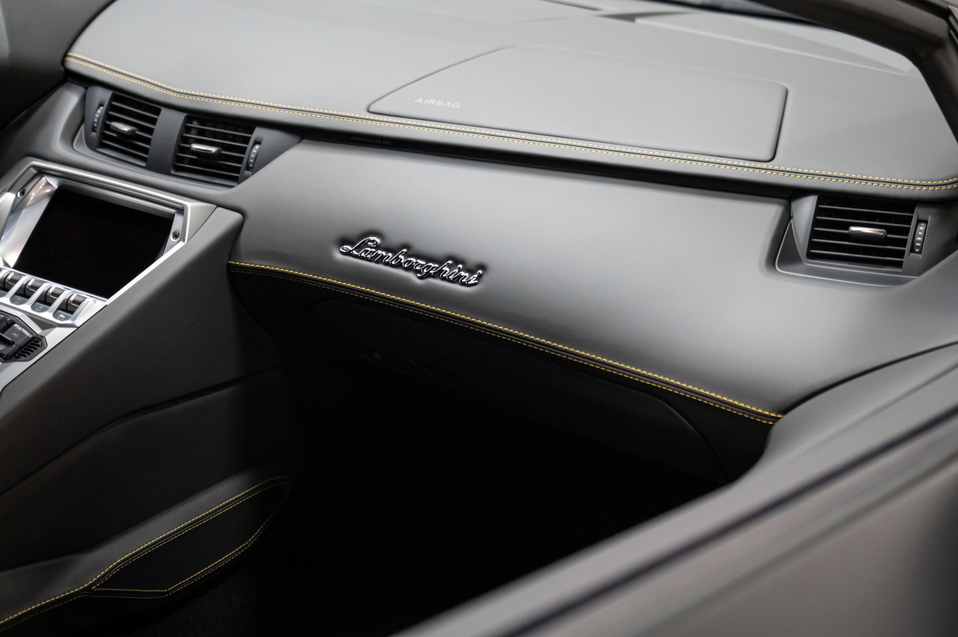 Used 2014 Lamborghini Aventador LP 700-4 image 38