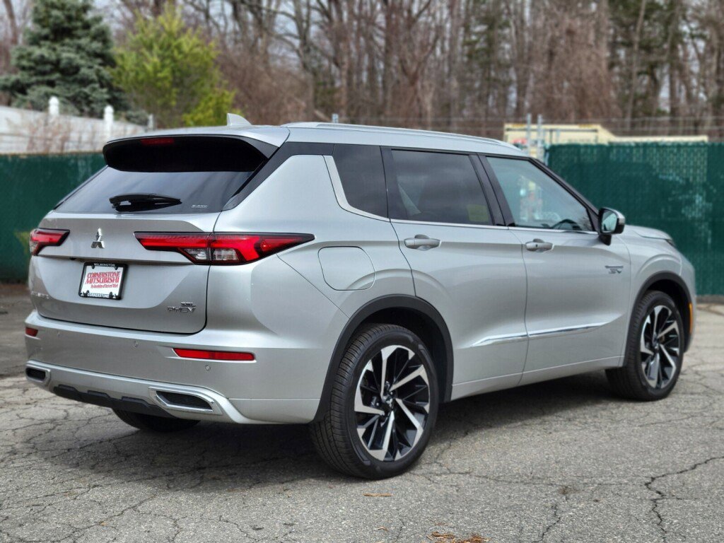 Used 2023 Mitsubishi Outlander SEL image 5