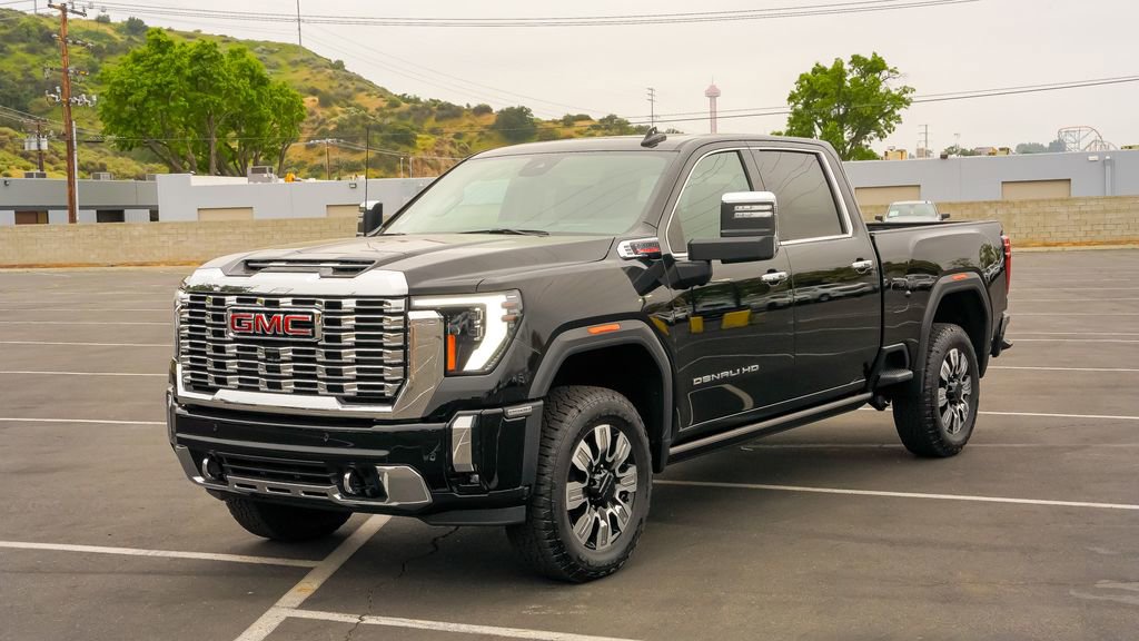 New 2025 GMC Sierra 2500 Denali w/ Denali Reserve Package image 3