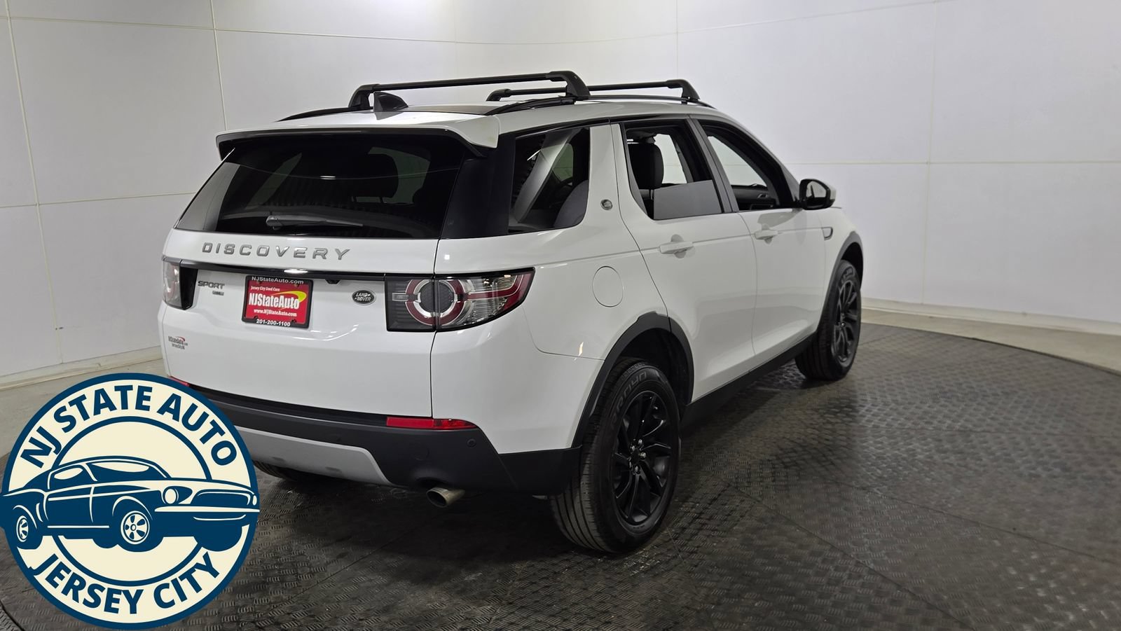 Used 2019 Land Rover Discovery Sport HSE AWD/4WD image 7