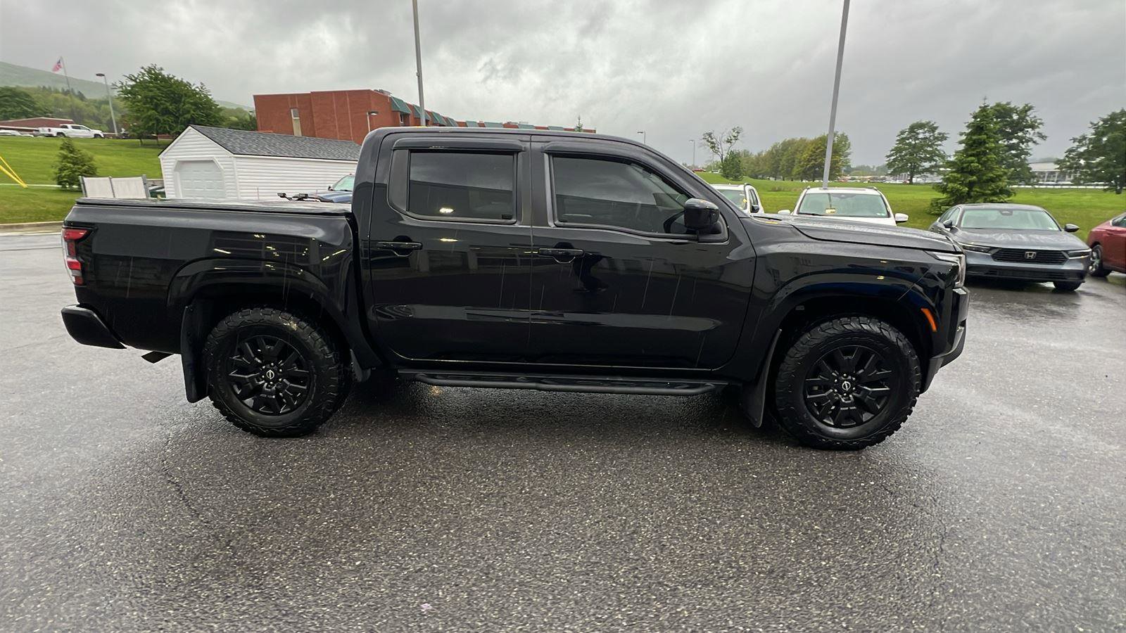 Used 2024 Nissan Frontier SV w/ SV Convenience Package AWD/4WD image 3