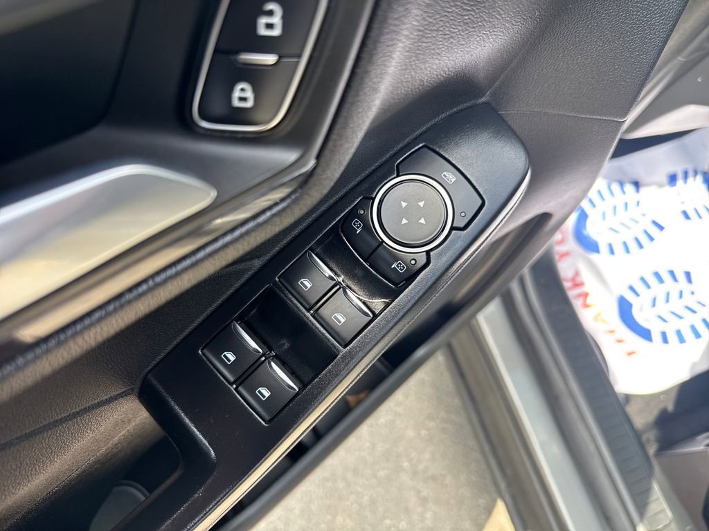 Used 2025 Ford Escape ST-Line AWD/4WD image 24