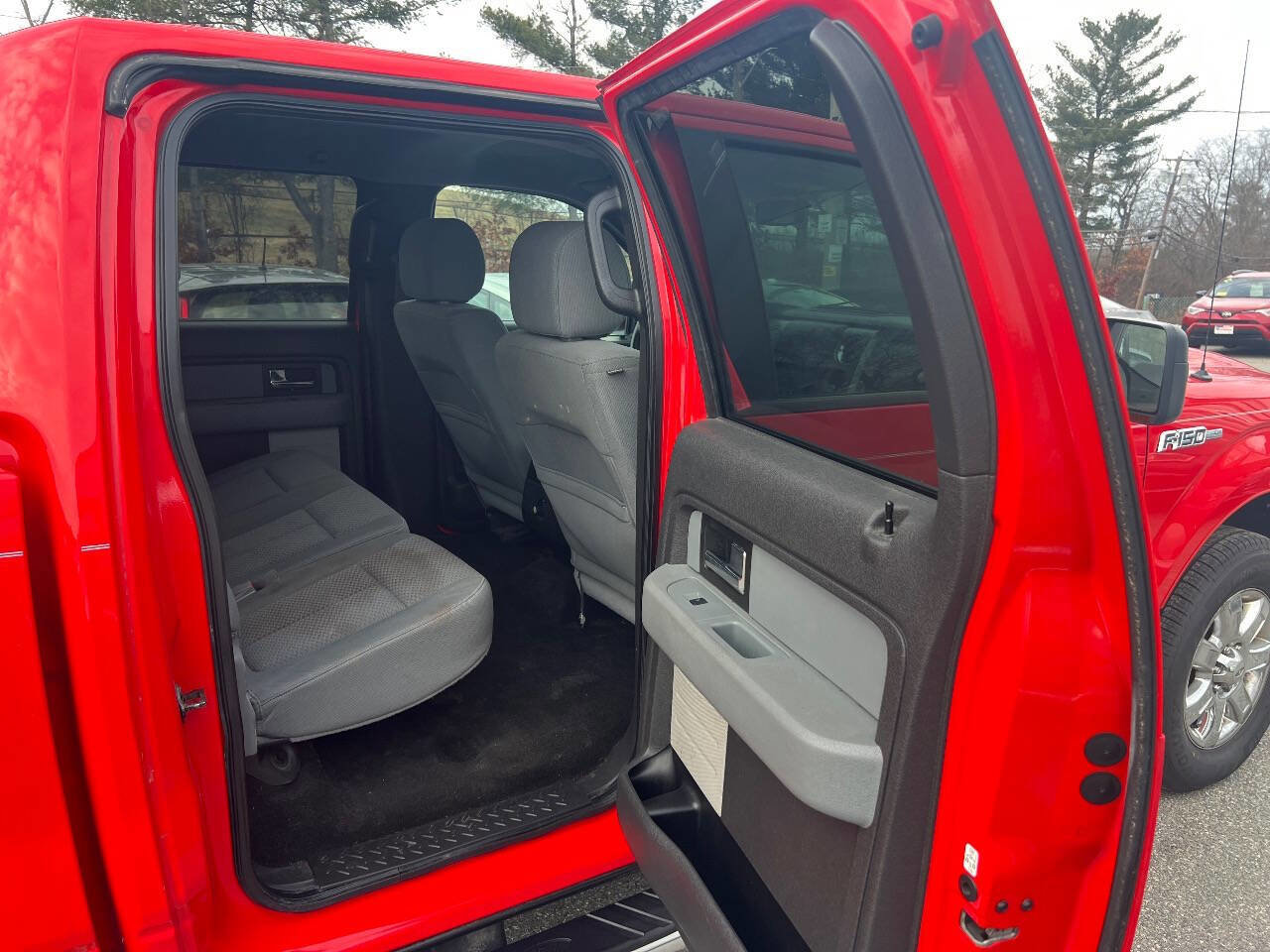 Used 2013 Ford F150 XLT w/ Luxury Equipment Group image 14