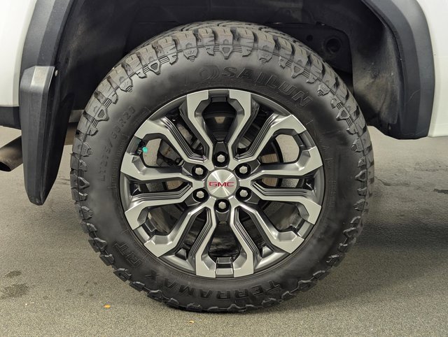 Used 2023 GMC Canyon Denali image 13