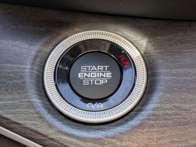 Used 2022 Jeep Grand Cherokee Limited image 17