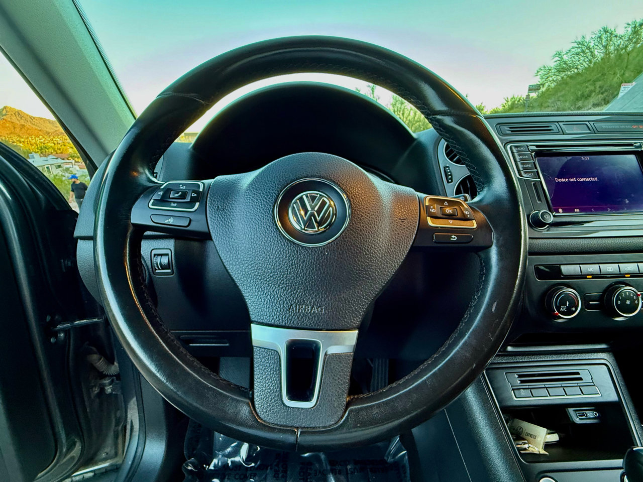 Used 2017 Volkswagen Tiguan Limited w/ Premium Package image 24