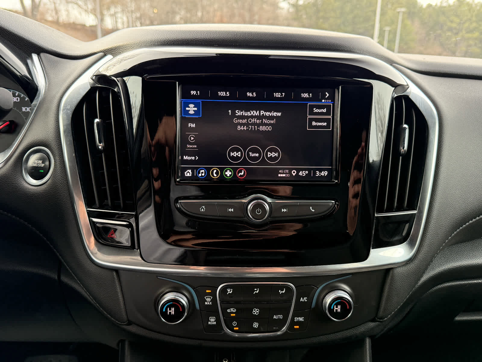 Used 2023 Chevrolet Traverse LT image 18