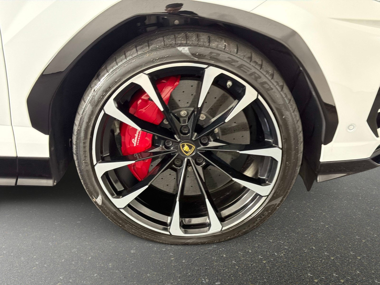 Used 2019 Lamborghini Urus AWD/4WD image 19