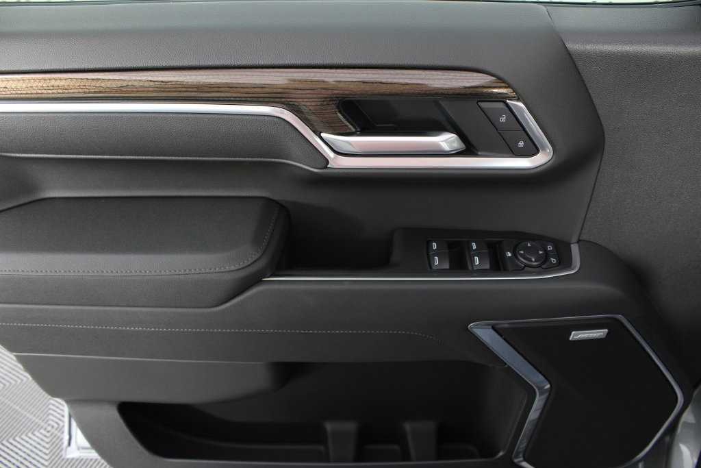 New 2026 Chevrolet Silverado 1500 RST w/ Redline Edition AWD/4WD image 13