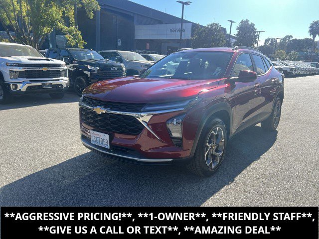 Used 2025 Chevrolet Trax LT w/ LT Convenience Package image 1