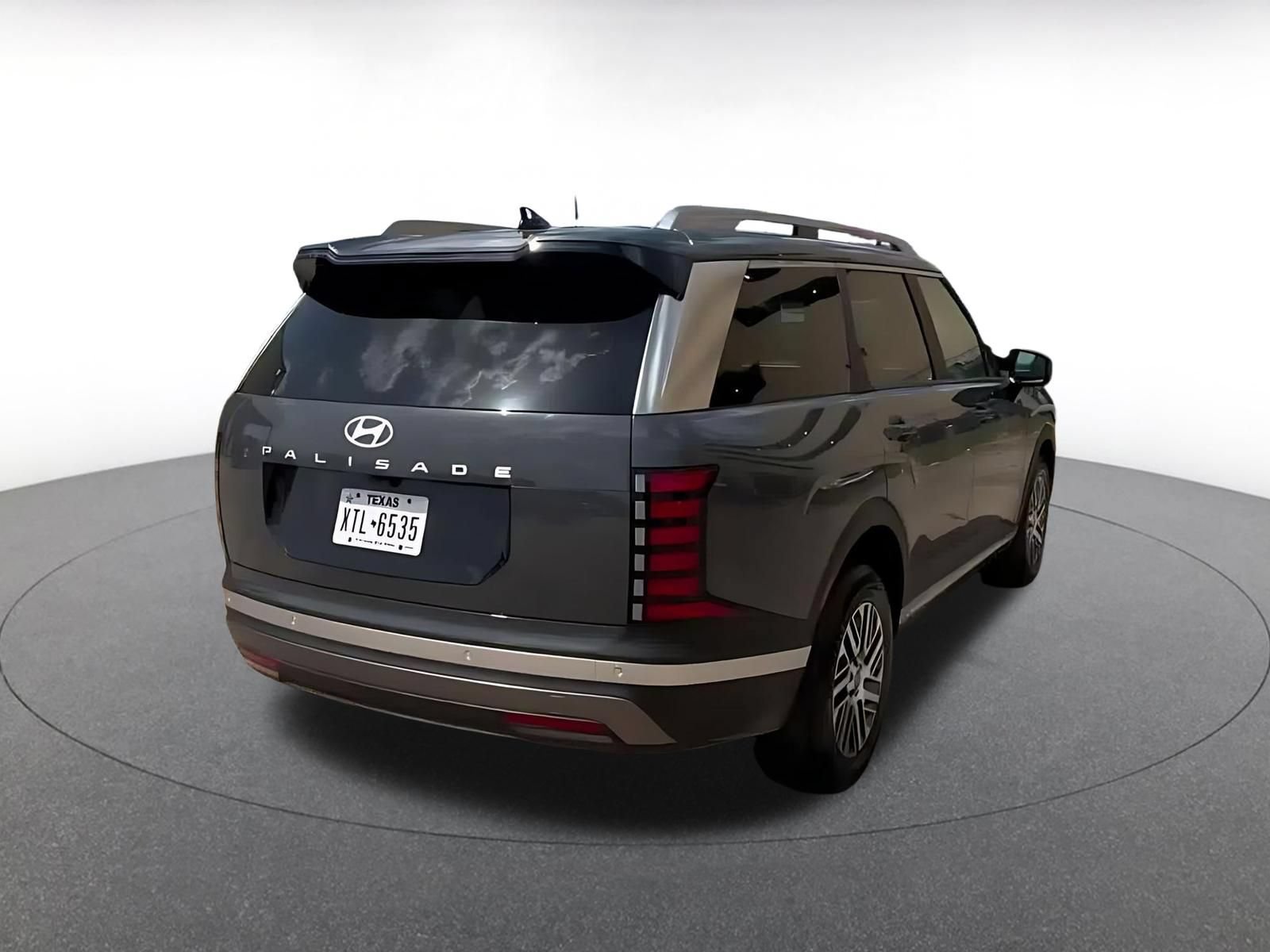Used 2026 Hyundai Palisade SEL FWD image 14