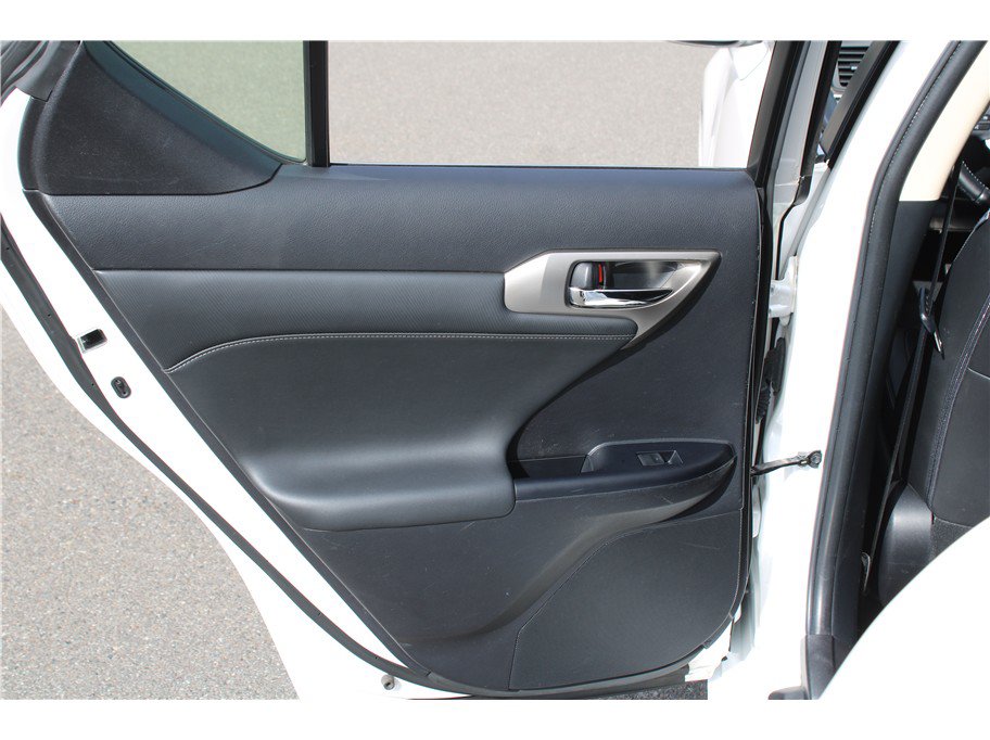 Used 2015 Lexus CT 200h w/ Seat Comfort Package FWD image 11