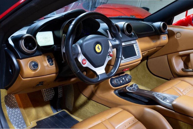 Used 2010 Ferrari California RWD image 45
