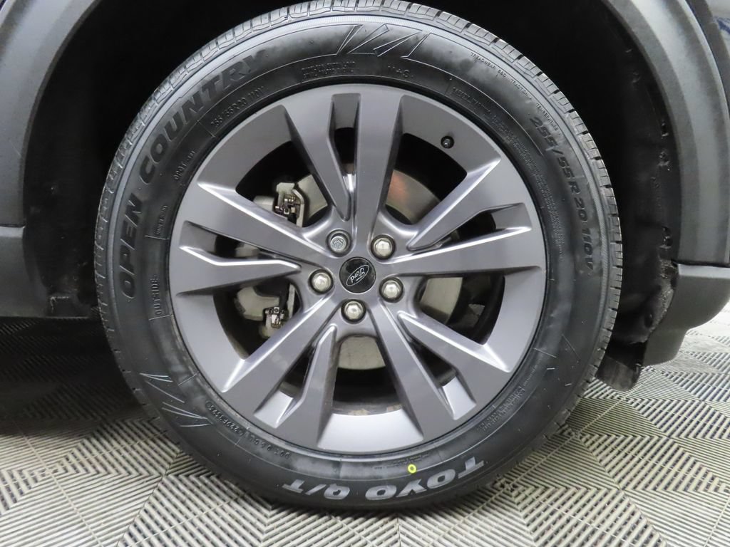 Used 2024 Ford Explorer XLT w/ XLT Sport Appearance Package AWD/4WD image 7