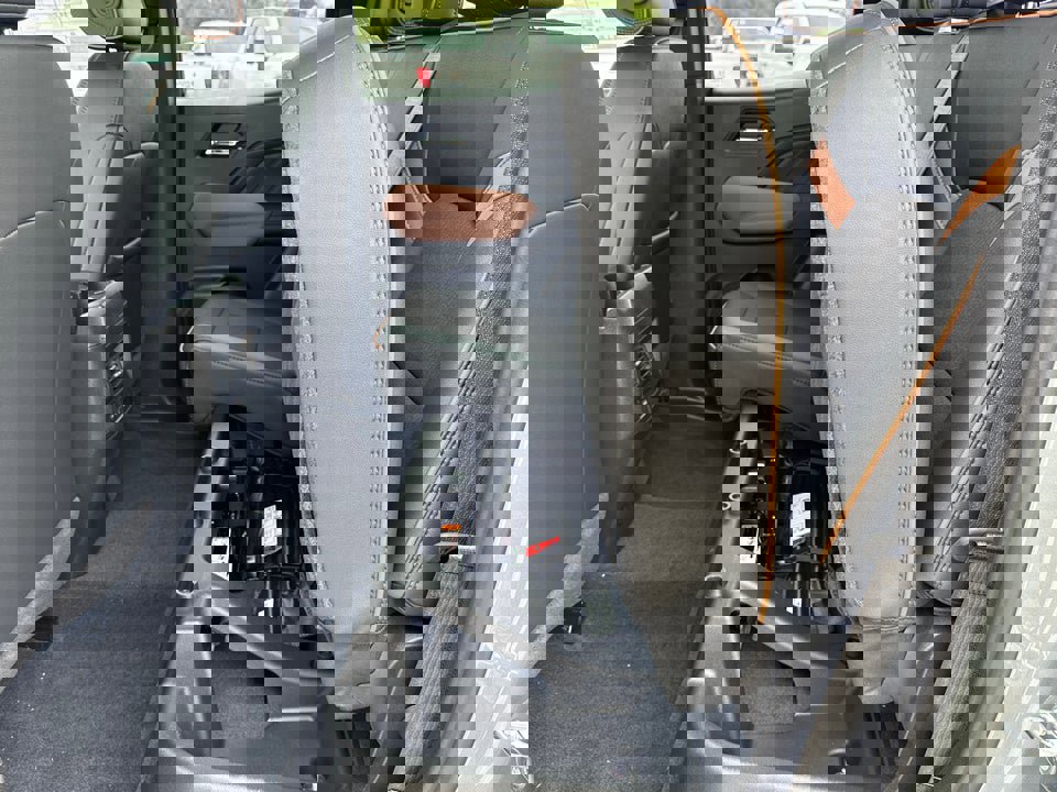 Used 2025 GMC Canyon AT4 image 18