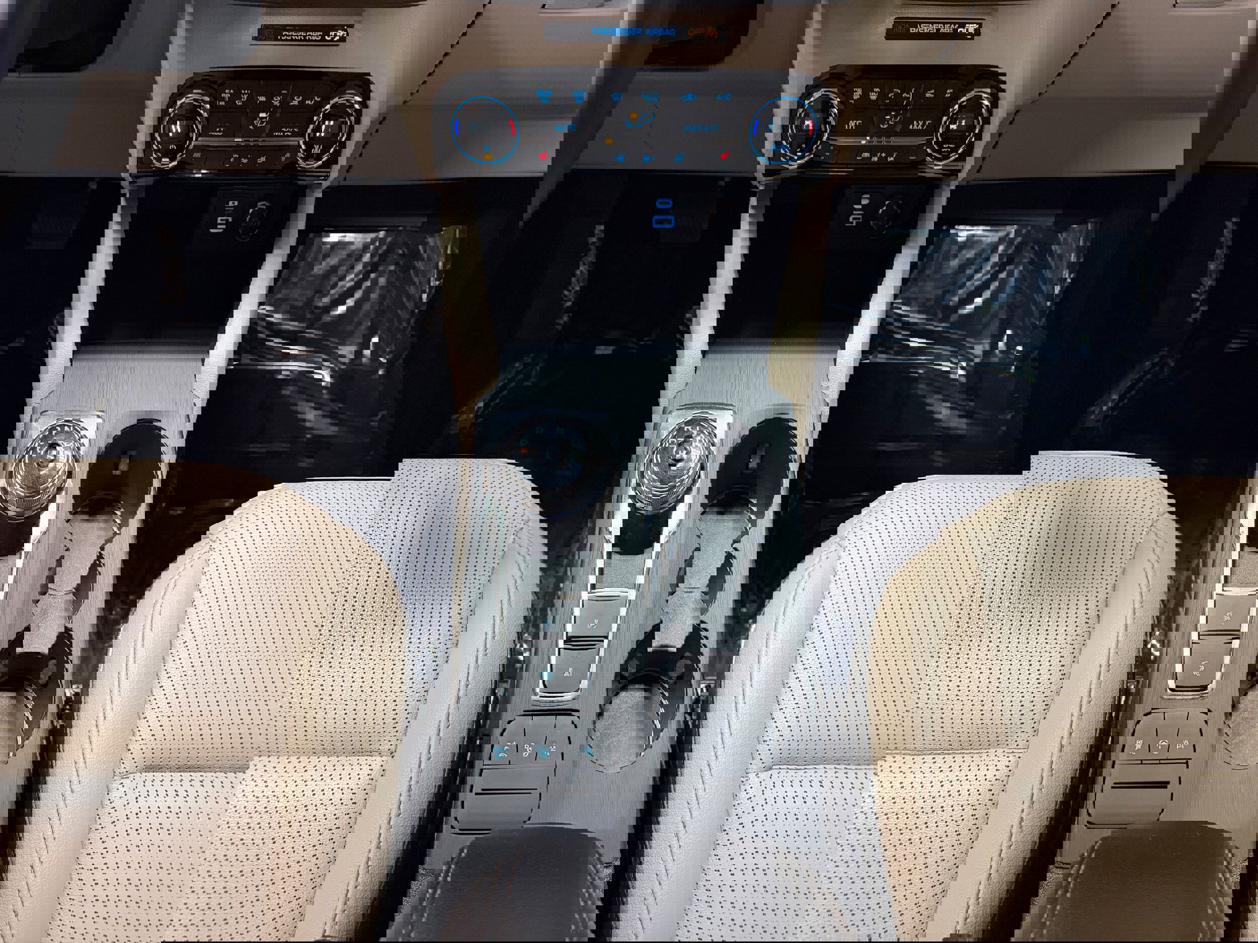 Certified 2021 Ford Escape Titanium FWD image 26