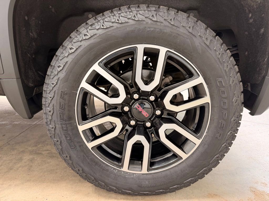 Used 2021 GMC Sierra 1500 AT4 w/ AT4 Premium Package AWD/4WD image 13