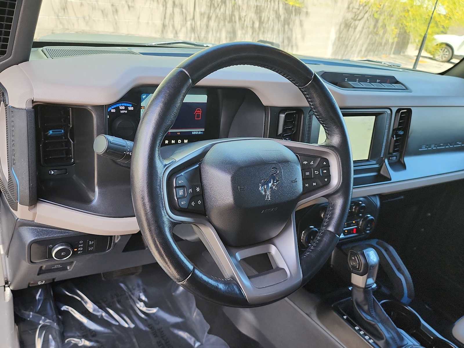 Used 2022 Ford Bronco Wildtrak image 2