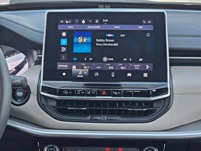 Used 2025 Jeep Compass Limited image 13