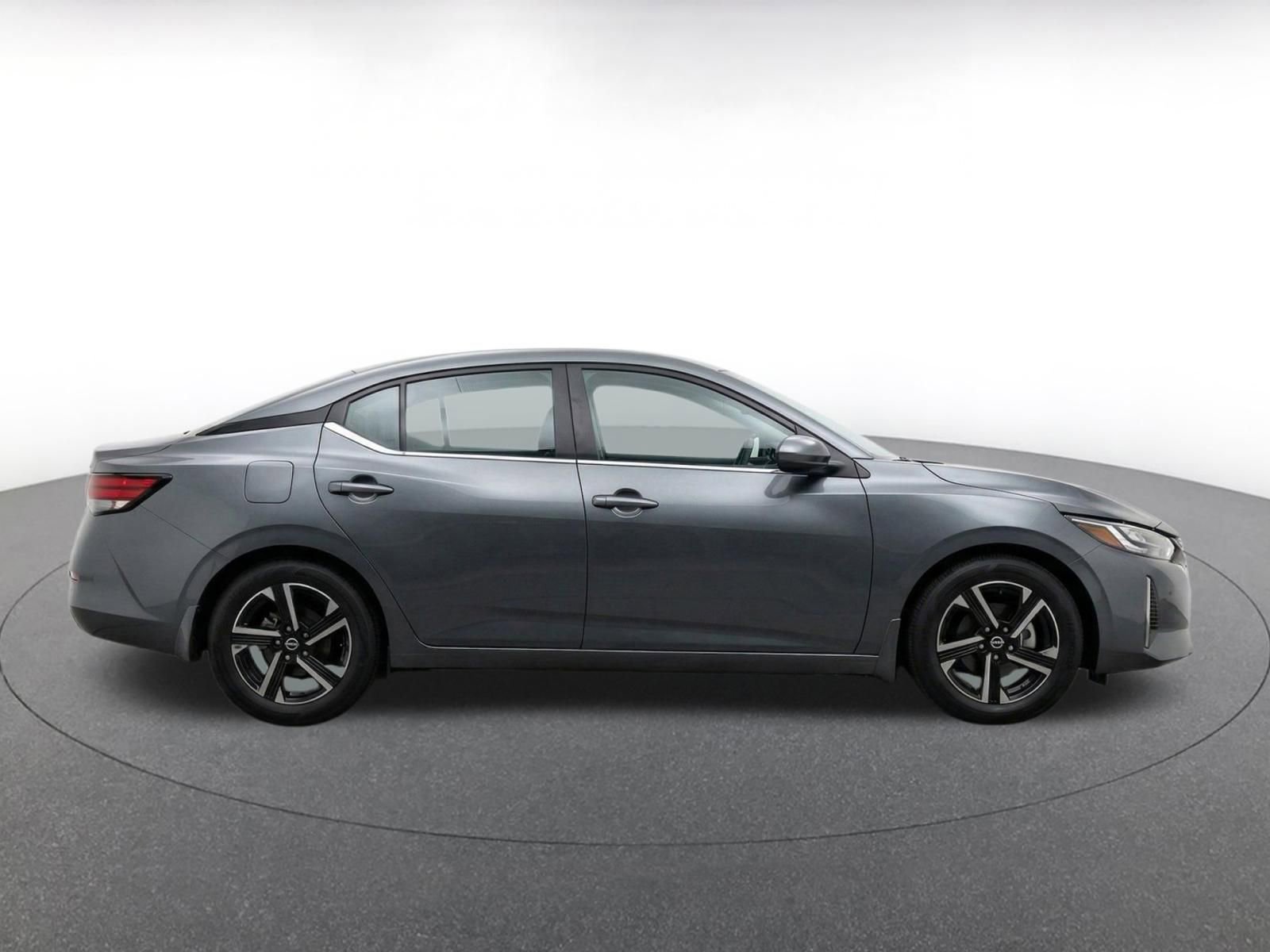 Used 2025 Nissan Sentra SV FWD image 8
