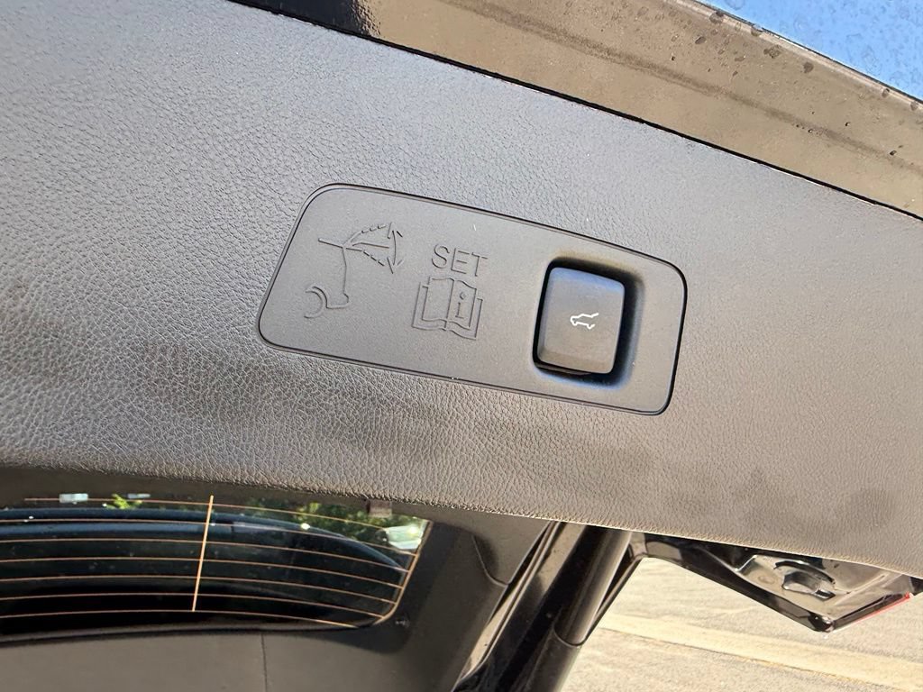 Used 2025 Lincoln Corsair AWD image 33
