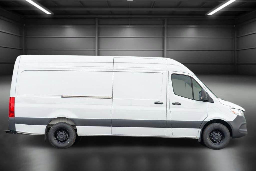 Used 2024 Mercedes-Benz Sprinter 2500 image 6