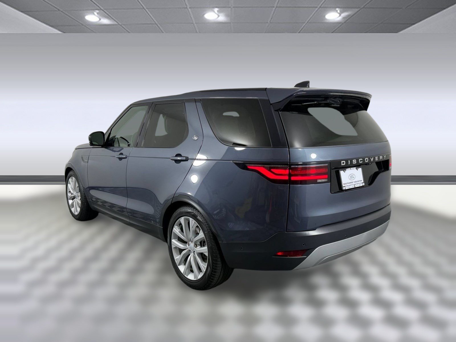 Used 2026 Land Rover Discovery S AWD/4WD image 3