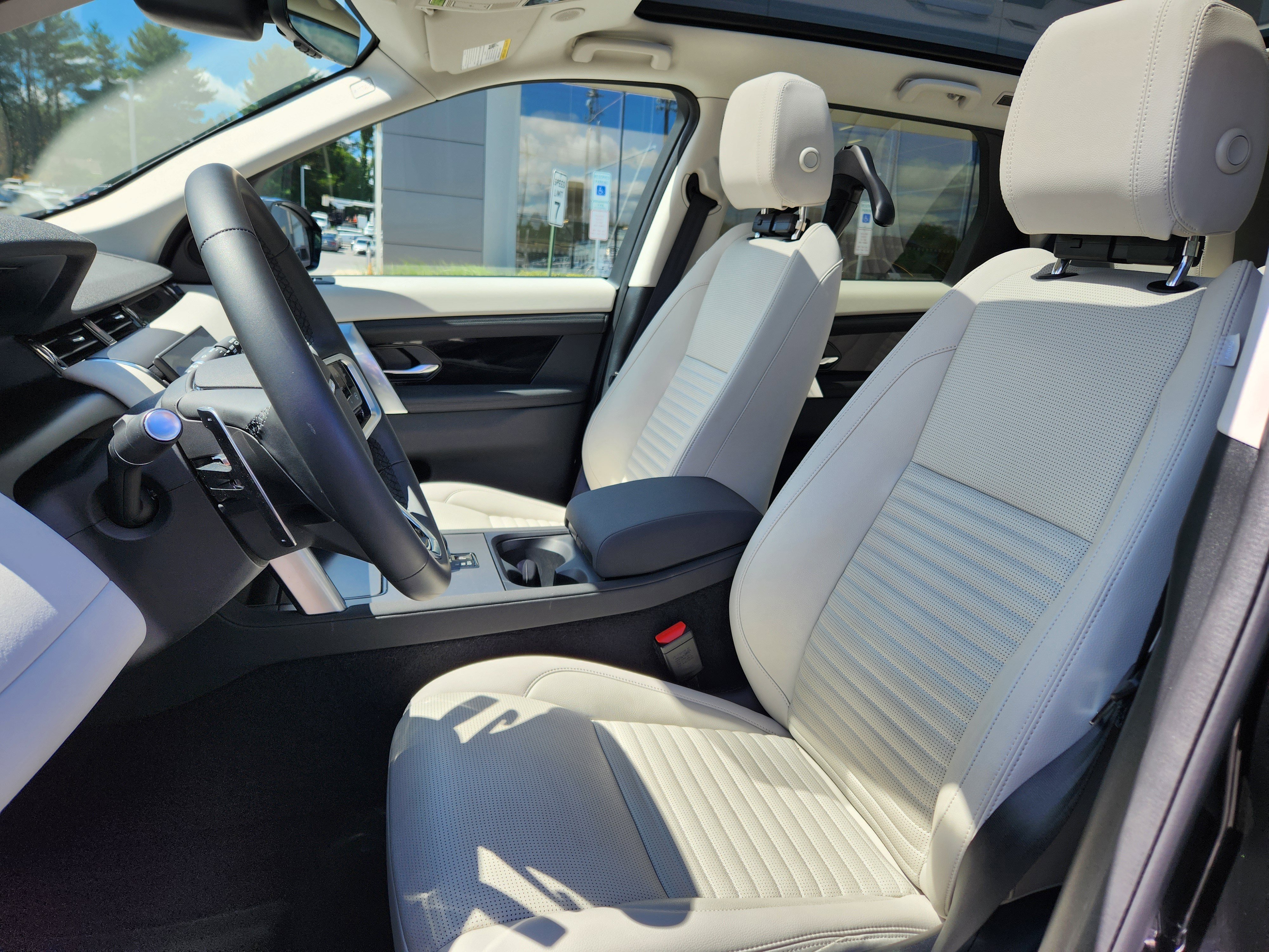 Certified 2025 Land Rover Discovery Sport S image 9
