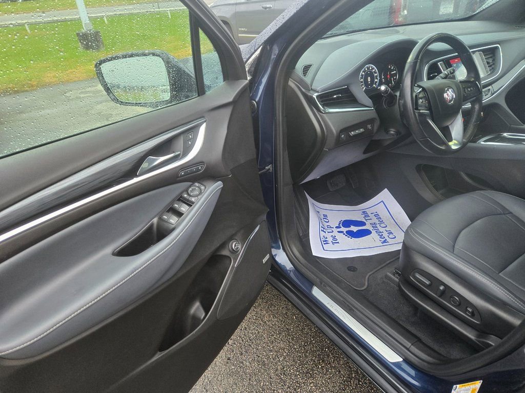 Used 2023 Buick Enclave Premium w/ Experience Buick Package image 6