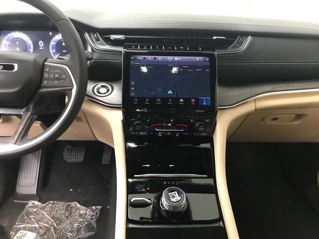 New 2025 Jeep Grand Cherokee L Limited image 21