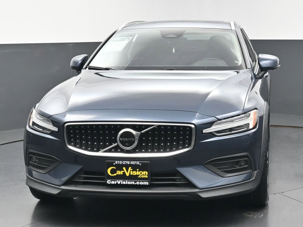 Used 2023 Volvo V60 B5 Cross Country Plus w/ Climate Package image 7