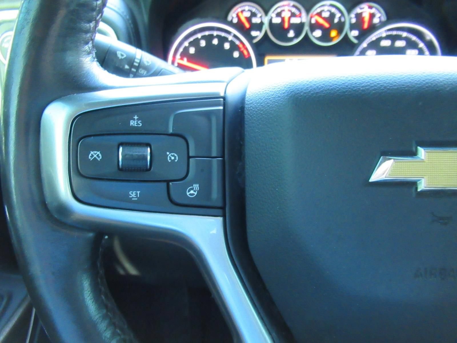 Used 2022 Chevrolet Silverado 1500 LT AWD/4WD image 24