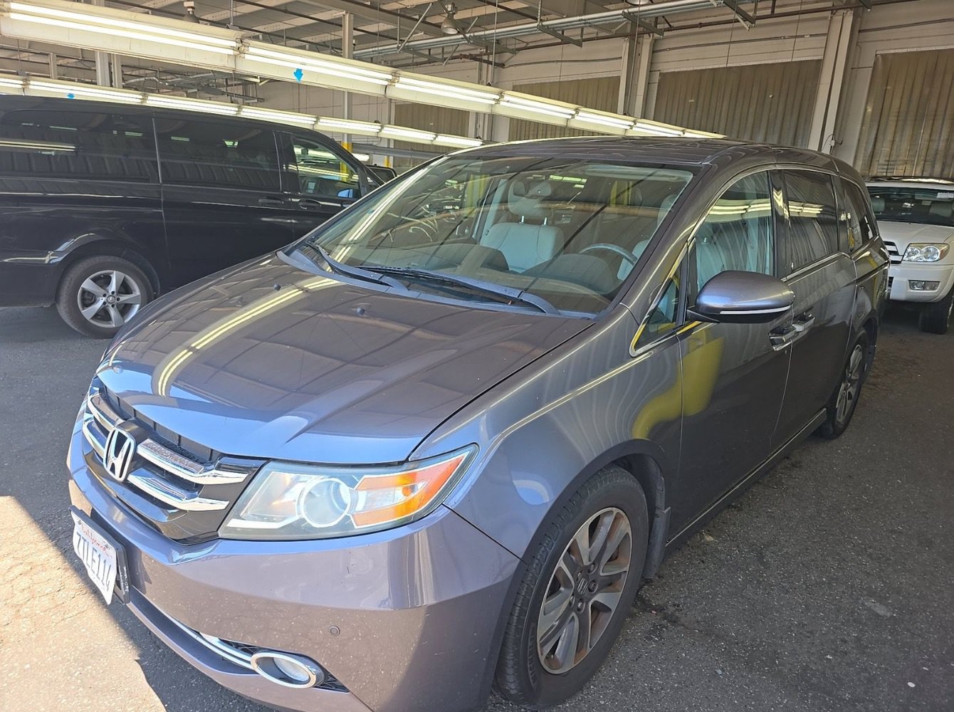 Used 2016 Honda Odyssey Touring image 1