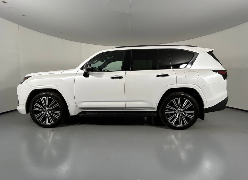 Used 2023 Lexus LX 600 4WD w/ Appearance Package image 4