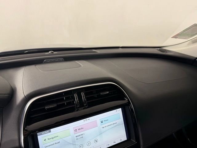 Used 2020 Jaguar XE S RWD image 31