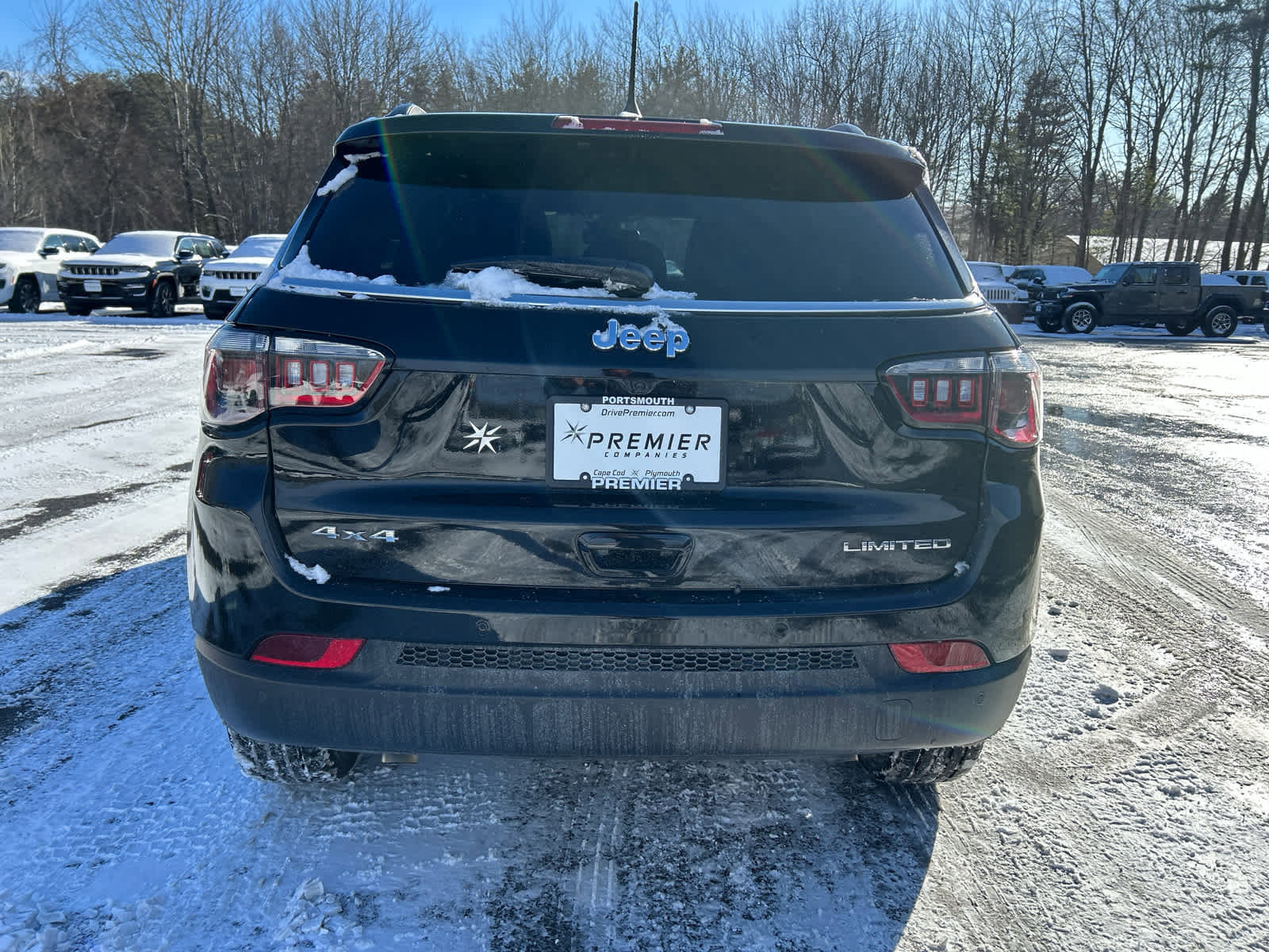 Used 2025 Jeep Compass Limited w/ Sun & Sound Group image 10