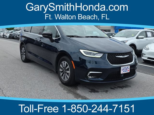 Used 2024 Chrysler Pacifica Limited FWD image 1