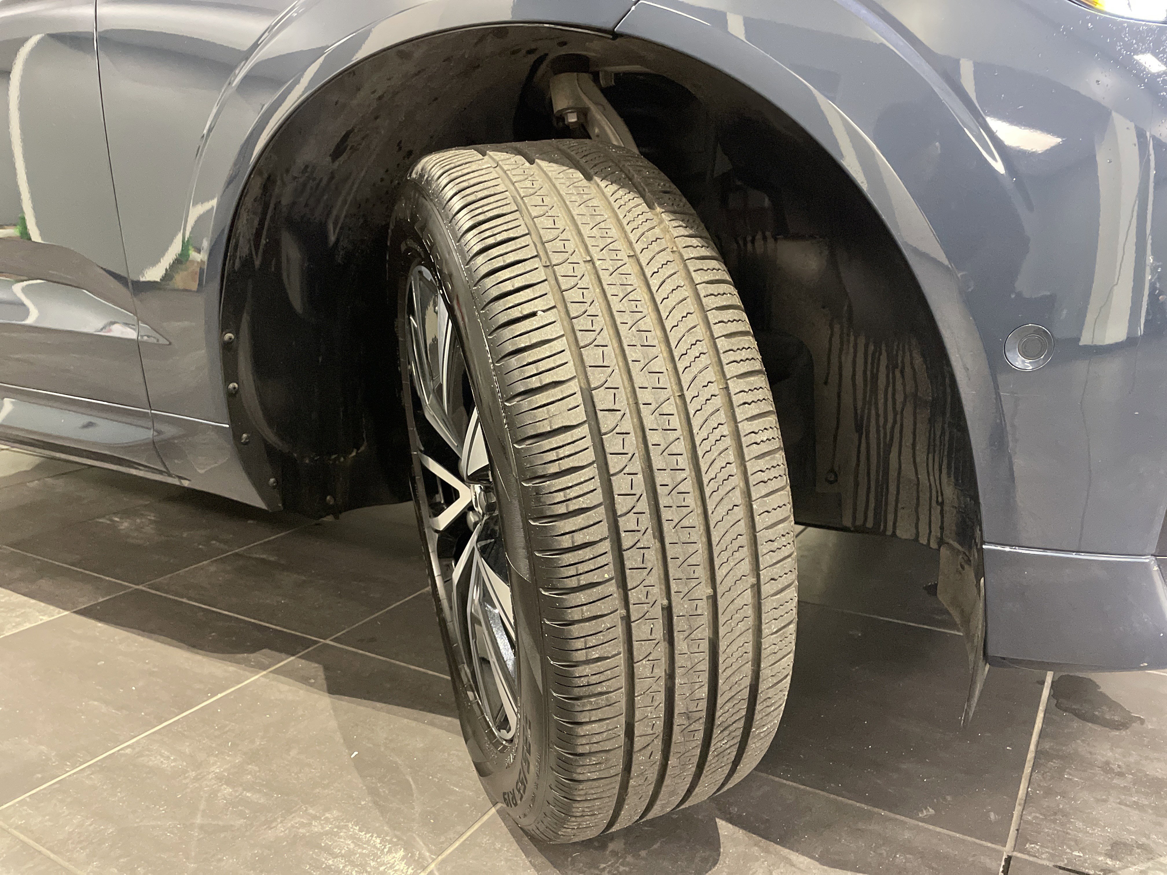 Used 2025 Volvo XC60 B5 Plus image 13