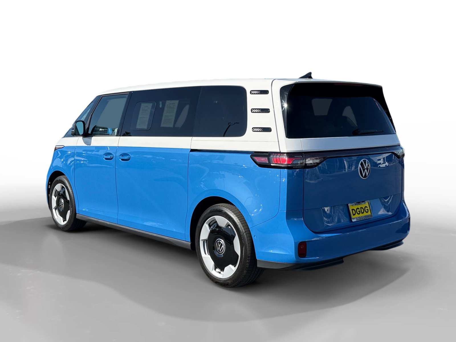Certified 2025 Volkswagen ID. Buzz Pro S Plus AWD/4WD image 3
