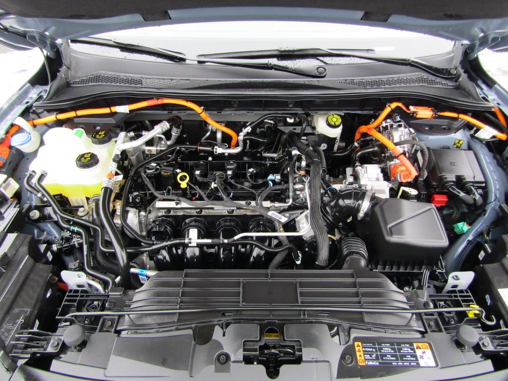 Used 2025 Ford Escape SE w/ PHEV Premium Package image 10