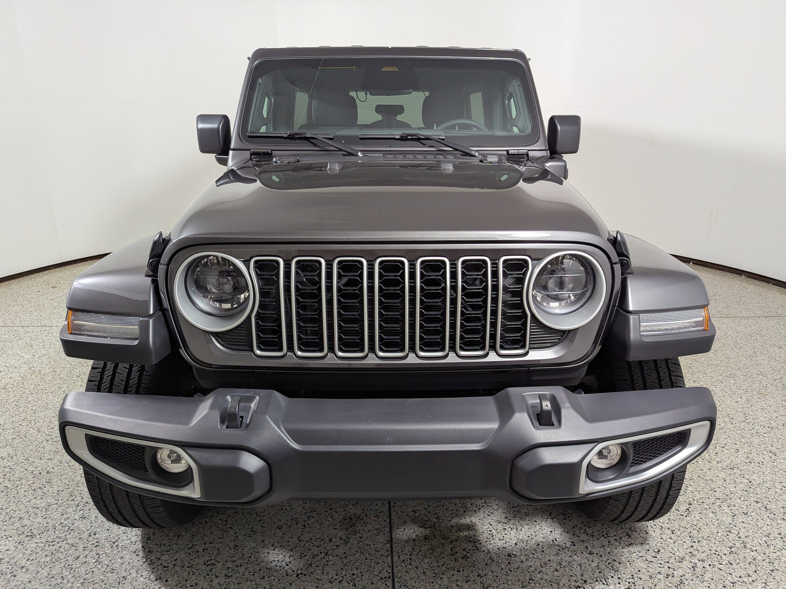 Used 2025 Jeep Wrangler Unlimited Sahara AWD/4WD image 2