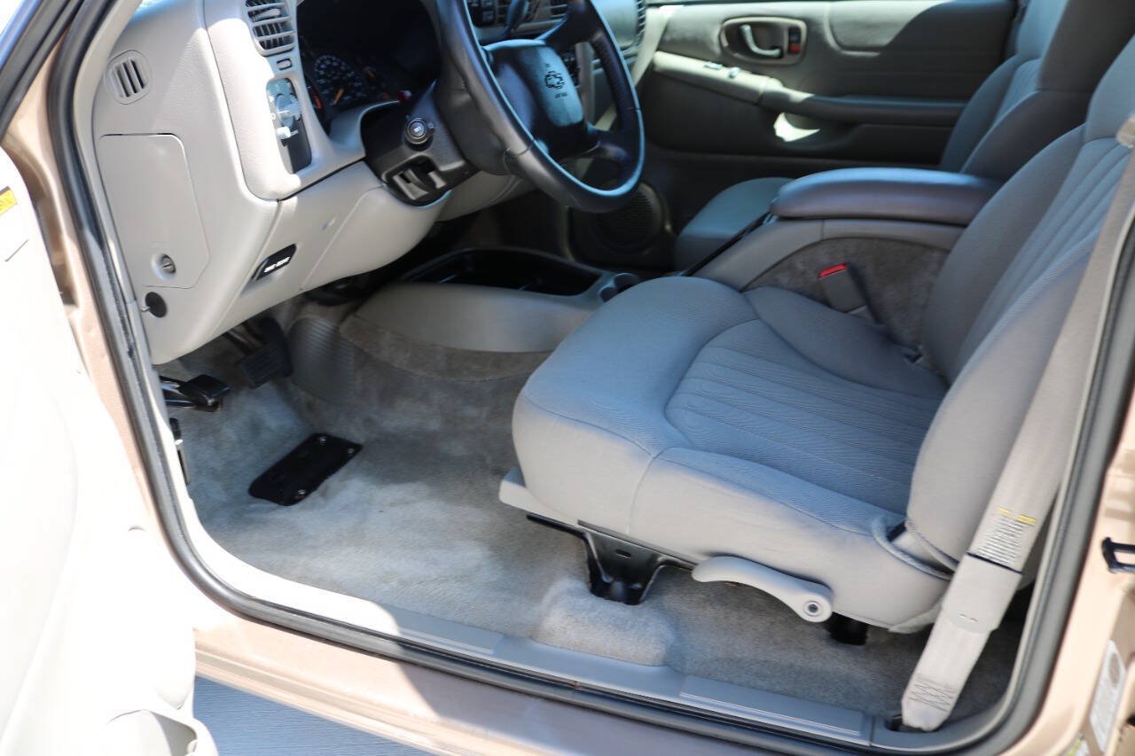 Used 2004 Chevrolet Blazer LS w/ Preferred Equipment Group AWD/4WD image 70